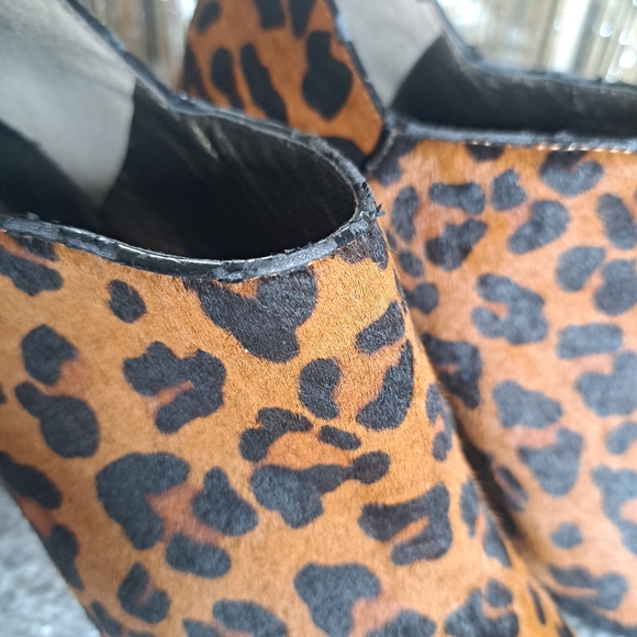 Size 8.5M womens, Banana Republic, leopard print, peep toe heels, Booties - Picture 5 of 11
